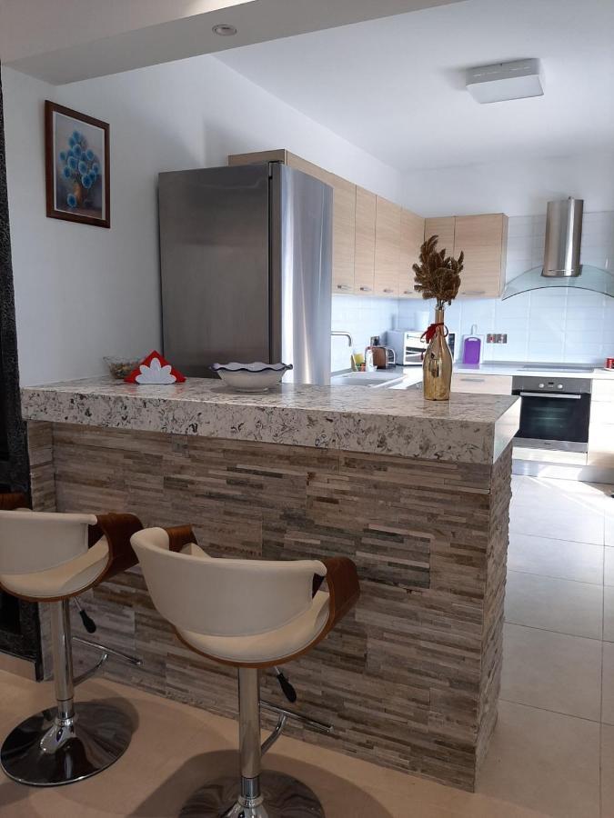 2 Bedroom Apartment-Mediterranean Type Paphos Exterior photo